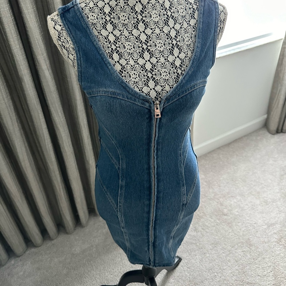 Small guess mid dress worn once